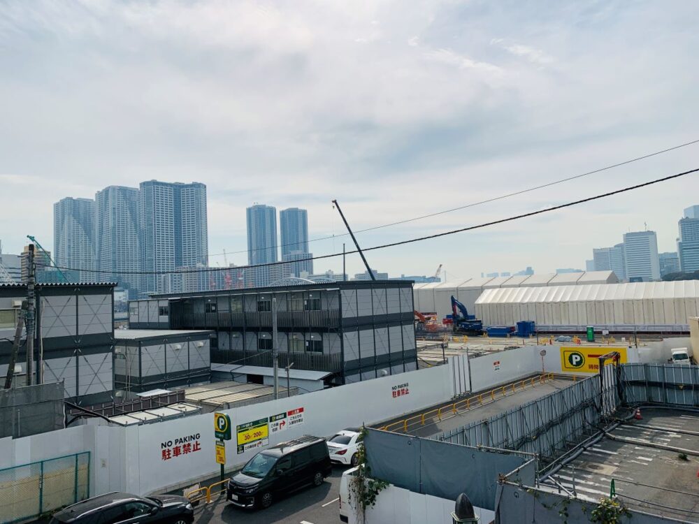 2026年最新。築地市場跡地の広大な再開発エリアを一望する