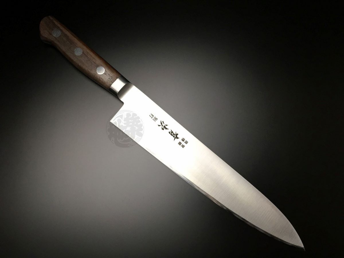 築地有次の合金鋼牛刀180mm。プロも愛用する切れ味の万能包丁